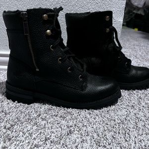 Worn once to try on. I was gifted and have no need for them now.